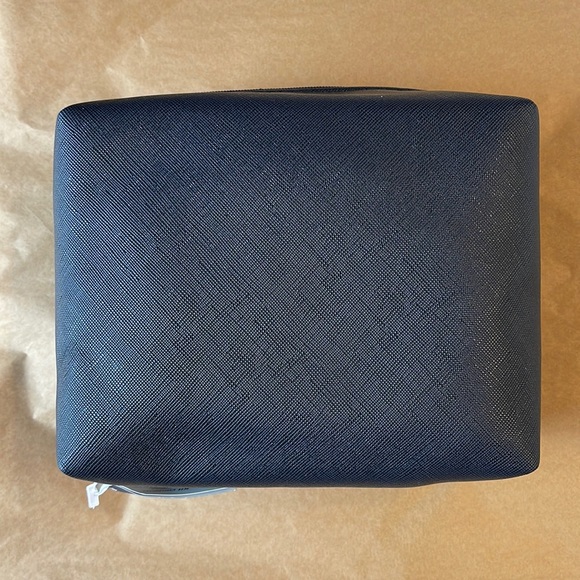 SUNDAY RILEY United Airlines Polaris Luxury Class Amenities Kit  NEW WITH TAGS - Picture 2 of 10